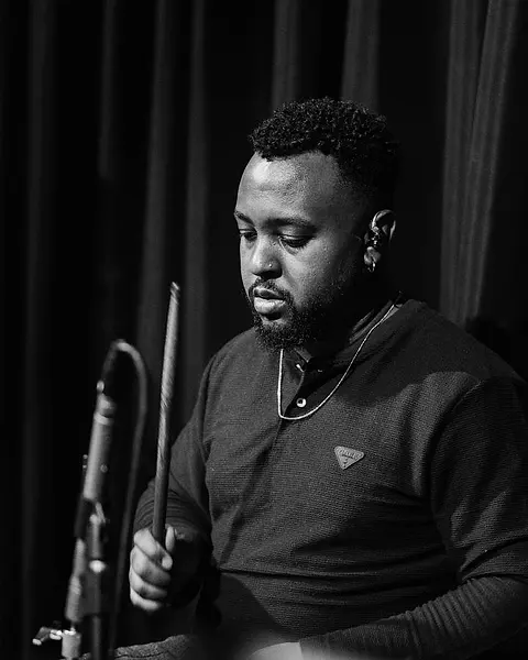 Baterista da Black SP concentrado no show